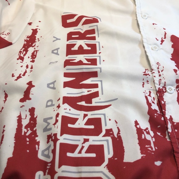 Tampa Bay Buccaneers Men's Beach Shirt Button-Down Shirts Short Sleeve 2XL - Picture 5 of 9